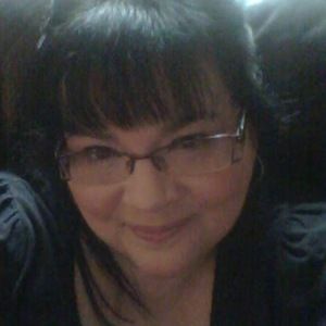 Meet your Posher, Dee